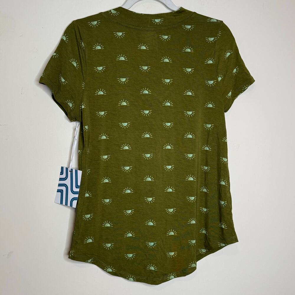 Market & Spruce V-Neck Short Sleeve T-Shirt Green NWT Size Small Soft - Picture 5 of 7